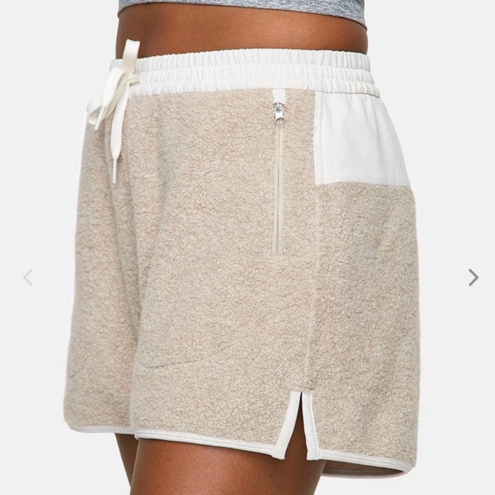 Rare Outdoor Voices MegaFleece Shorts Size Small